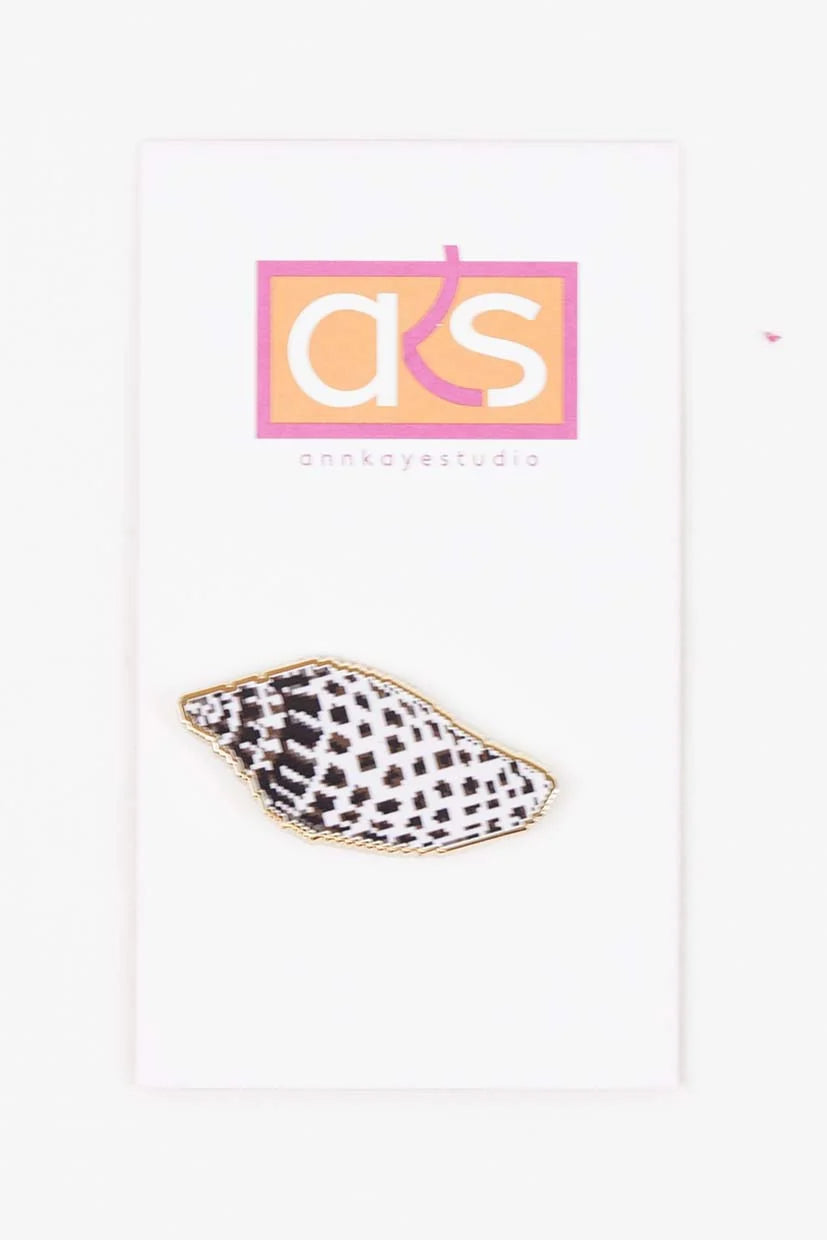 TRUNK - Junonia Shell Needle Minder