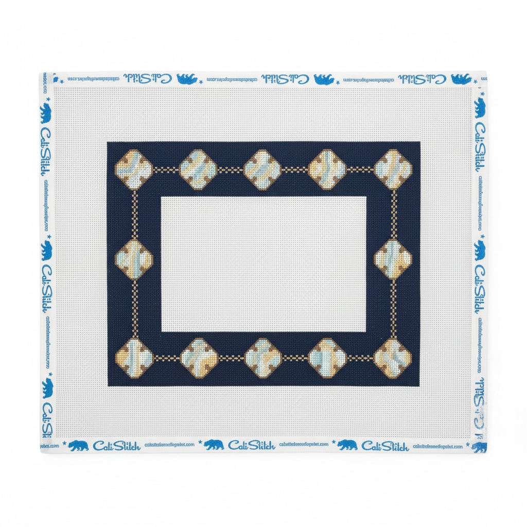 Quatrefoil Necklace Frame