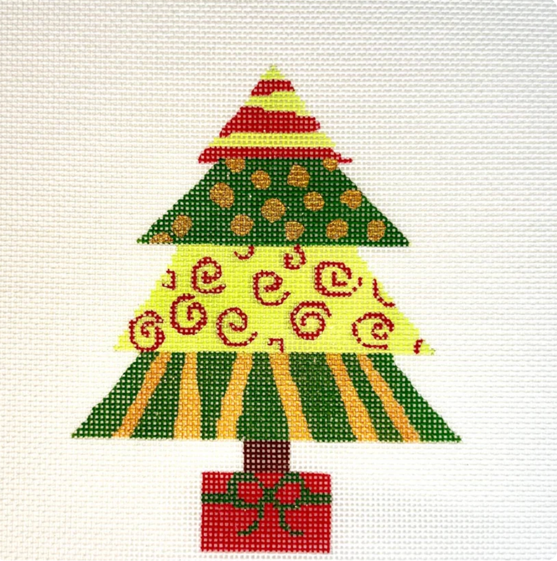 TRUNK - Graphic Christmas Tree with Present Base